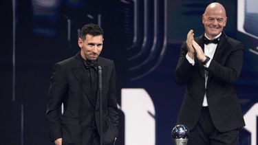 messi y argentina arrasan en los premios de la fifa