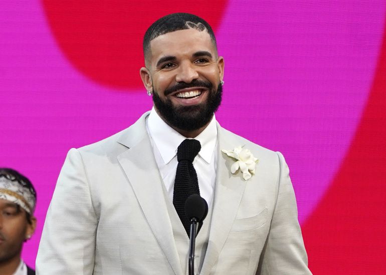 Drake retira sus 2 nominaciones al Grammy de lista final