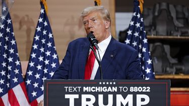 El expresidente Donald Trump da un discurso en Clinton Township, Michigan, el miércoles 27 de septiembre de 2023. (AP Foto/Mike Mulholland)