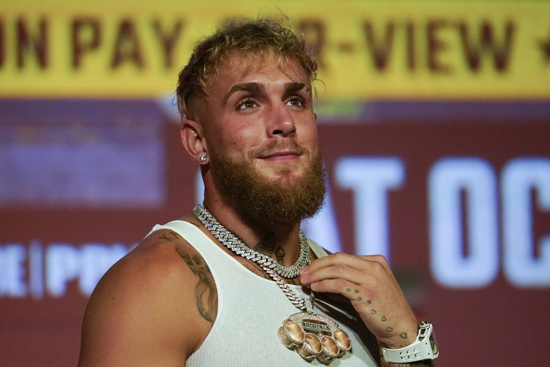 ARCHIVO - Jake Paul habla durante una rueda de prensa, el 12 de septiembre de 2022, en Los Ángeles. (AP Foto/Ashley Landis)