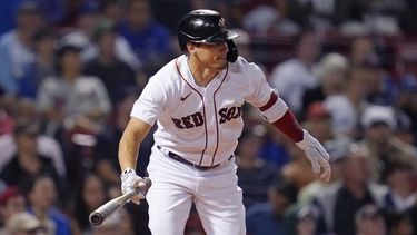 Kiké Hernández renueva con Boston, pacta por 10 millones