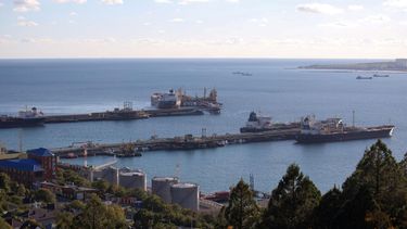 financial times: los ataques de ucrania al petroleo ruso son fuente de preocupacion para eeuu