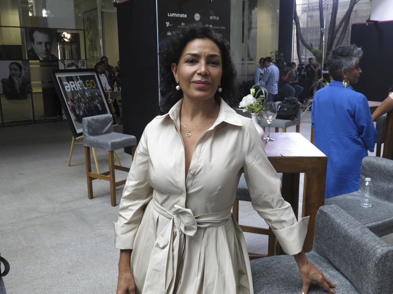 Dolores Heredia de El norte sobre el vacío, posa en el almuerzo de nominados de la 65a edición del Premio Ariel de la Academia Mexicana de Artes y Ciencias Cinematográficas en la Ciudad de México el 3 de agosto de 2023. (Foto AP/Berenice Bautista)