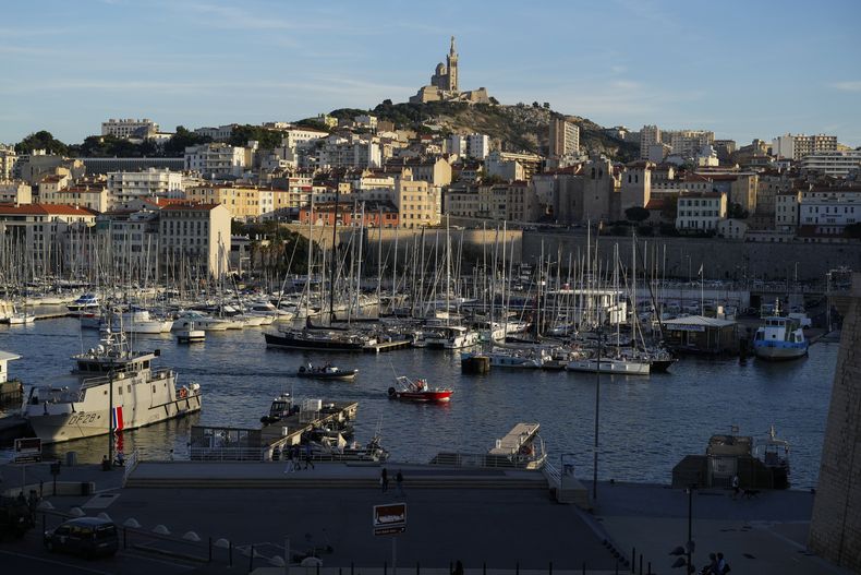ARCHIVO - Una vista de Marsella, Francia, el miércoles 27 de septiembre de 2023. (AP Foto/Pavel Golovkin, Archivo)