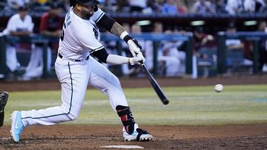 Diamondbacks atacan en la 7ma y doblegan a Piratas