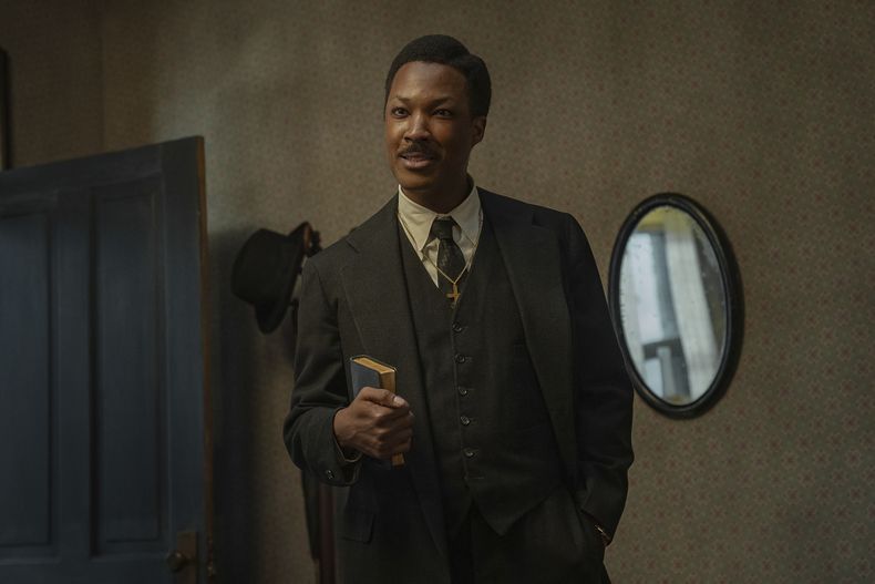 En esta imagen proporcionada por Netflix, Corey Hawkins en una escena de “The Piano Lesson”. (David Lee/Netflix vía AP)