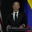 Mayorkas: migrantes deben llegar a EEUU por la vía legal o serán devueltos