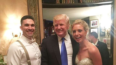 el presidente trump sorprende a pareja en su boda