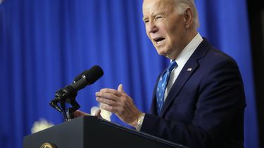 El presidente Joe Biden habla en el Departamento de Trabajo en Washington, el lunes 16 de diciembre de 2024. (AP Foto/Ben Curtis)