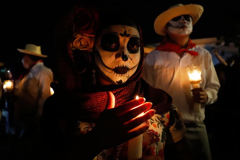 La celebración del Día de los Muertos en el Paseo de las Ánimas, en Mérida, México, el 30 de octubre del 2026. (AP foto/Martin Zetina)