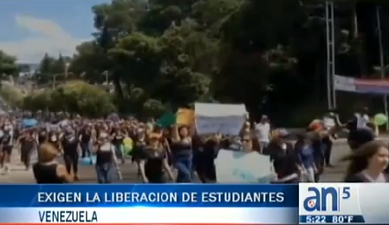 En Venezuela arrecian las protestas contra la detención y represión de estudiantes universitarios quienes en los últimos días salieron a las calles a manifestar contra Nicolás Maduro.