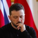 El presidente ucraniano Volodymyr Zelenskyy participa en una sesión plenaria durante la cumbre sobre Ucrania y la seguridad europea en Lancaster House, el domingo 2 de marzo de 2025, en Londres. (Sean Kilpatrick/The Canadian Press vía AP)