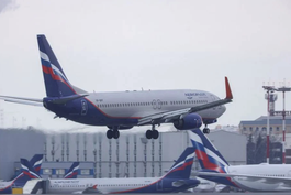 Tras el anuncio de Putin, reportan que el Kremlin prohibió a las aerolíneas rusas vender pasajes a hombres de entre 18 y 65 años