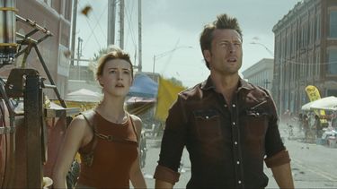 En esta foto entregada por Universal Pictures se ve una escena de la película “Twisters”. (Universal Pictures via AP)