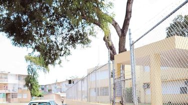 amenazan a maestros de la escuela nemesio r. canales en san juan