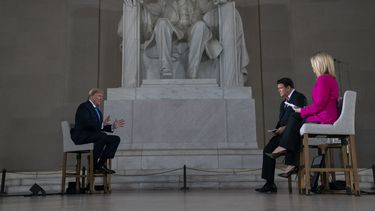 Trump promueve en TV la reactivación de la economía