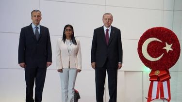 Presidente turco ofrece cubrir necesidades de Venezuela