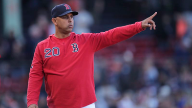 alex cora vuelve a los medias rojas