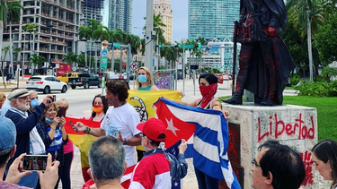 hispanos de miami exigen respeto a su patrimonio cultural