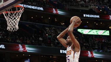 Ayton suma 20 puntos y 16 rebotes; Suns arrollan a Wizards