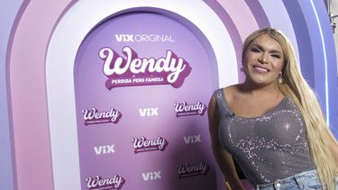 La influencer y cantante mexicana Wendy Guevara posa para un retrato para promover su reality Wendy, perdida pero famosa en la Ciudad de México el miércoles 4 de octubre de 2023. (Foto AP Photo/Berenice Bautista)