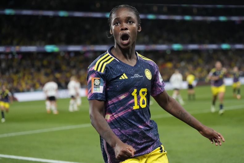 La colombiana Linda Caicedo celebra un gol en el partido del Grupo H del Mundial de Australia y Nueva Zelanda contra Alemania, en el estadio Sydney Football, en Sydney, Australia, el 30 de julio de 2023. (AP Foto/Rick Rycroft)