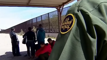 autoridades estadounidenses destruyeron campamento improvisado de migrantes en la frontera sur