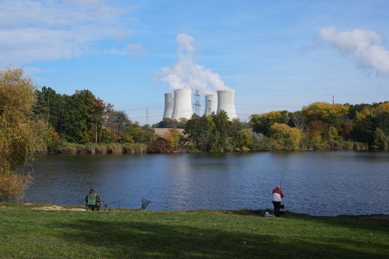 La planta nuclear Dukovany en la República Checa el 21 de octubre del 2025. (AP foto/Petr David Josek)