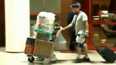 americateve | Los viajeros que visiten la isla tienen vetada la entrada de artículos para ser comercializados en Cuba.