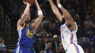 Thompson anota 21 puntos y los Warriors superan al Thunder