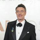 Peter Straughan llega a los Oscar el domingo 2 de marzo de 2025 en el Teatro Dolby de Los Ángeles. (Foto AP /Jae C. Hong)