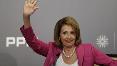 Pelosi firme pese a enormes desafíos