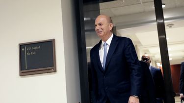 Diplomático de EEUU toma distancia de Trump