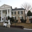 ARCHIVO - Graceland, la casa de Elvis Presley, el 7 de enero de 2011, en Memphis, Tennessee. (Foto AP/Mark Humphrey, archivo)