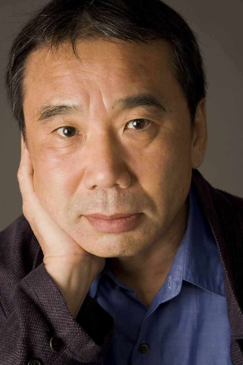 El escritor japon&eacute;s Haruki Murakami en una imagen sin fecha difundida por Alfred A. Knopf. La m&aacute;s reciente novela de Murakami es "Los a&ntilde;os de peregrinaci&oacute;n del chico sin color". (AP Foto/Alfred A. Knopf)