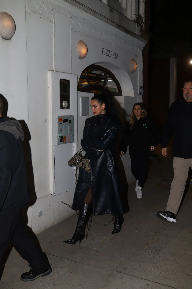 Dua Lipa brindó su segundo show en Buenos Aires y celebró el éxito con una cena (RS Fotos)