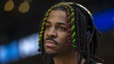 El base de los Grizzlies de Memphis Ja Morant antes del inicio del partido ante los Rockets de Houston, el miércoles 22 de marzo de 2023, en Memphis, Tennessee. (AP Foto/Brandon Dill, Archivo)