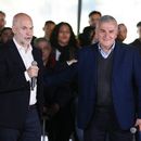 El precandidato presidencial Horacio Rodríguez Larreta, a la izquierda, y Gerardo Morales, gobernador de la provincia de Jujuy, anuncian que Morales será su compañero de fórmula en una conferencia de prensa en Buenos Aires, Argentina, el 23 de junio de 2023. (AP Foto/Natacha Pisarenko)