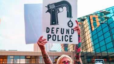 minneapolis se ha convertido en un infierno caotico, con una espiral de crimenes violentos