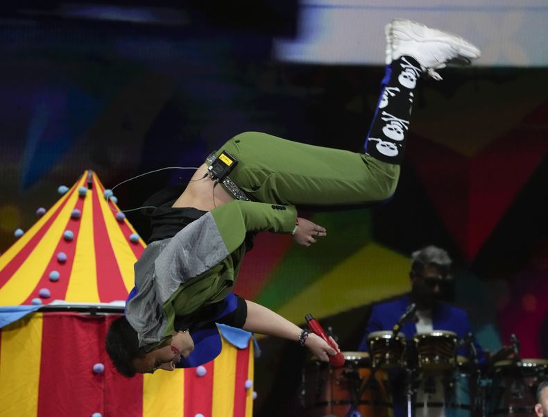 ARCHIVO - Los Caligaris durante su presentación en el festival Vive Latino en la Ciudad de México el 18 de marzo de 2023. (Foto AP/Fernando Llano, archivo)