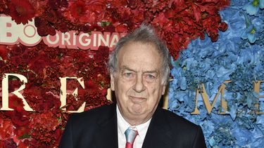 El director y productor executivo producer Stephen Frears en el estreno de The Regime de HBO en el Museo Estadounidense de Historia Natural el lunes 26 de febrero de 2024, en Nueva York. (Foto Evan Agostini/Invision/AP)