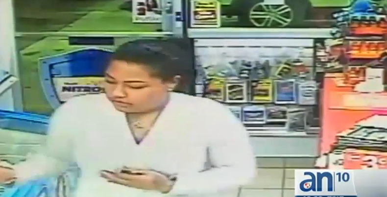 La sospechosa actuó con una rapidez increíble, veló a su víctima, aprovechó un descuido de esta y en pocos segundos logro robarle miles de dólares.