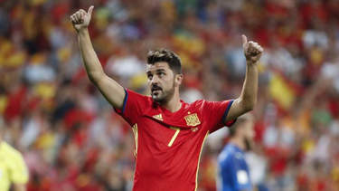 El futbolista David Villa entregó suministros a damnificados de María