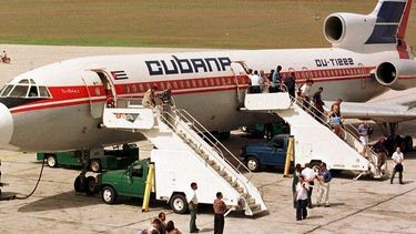 Pasajeros furiosos reaccionan ante el caos de Cubana de Aviación (VIDEO)