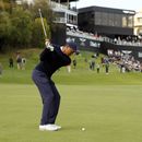 Woods abre con ronda de 69 en Riviera, a 5 de la punta