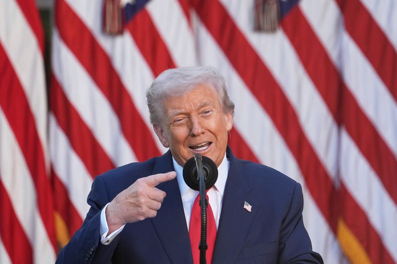 El presidente estadounidense Donald Trump en la Casa Blanca en Washington el 14 de octubre del 2025. (AP foto/Alex Brandon)
