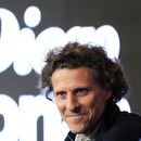 Diego Forlán, director técnico de la selección de Uruguay, sonríe durante una conferencia de prensa en la que es presentado como el nuevo entrenador del equipo nacional en Montevideo, Uruguay, el lunes 10 de agosto de 2026. (Foto AP/Matilde Campodonico)