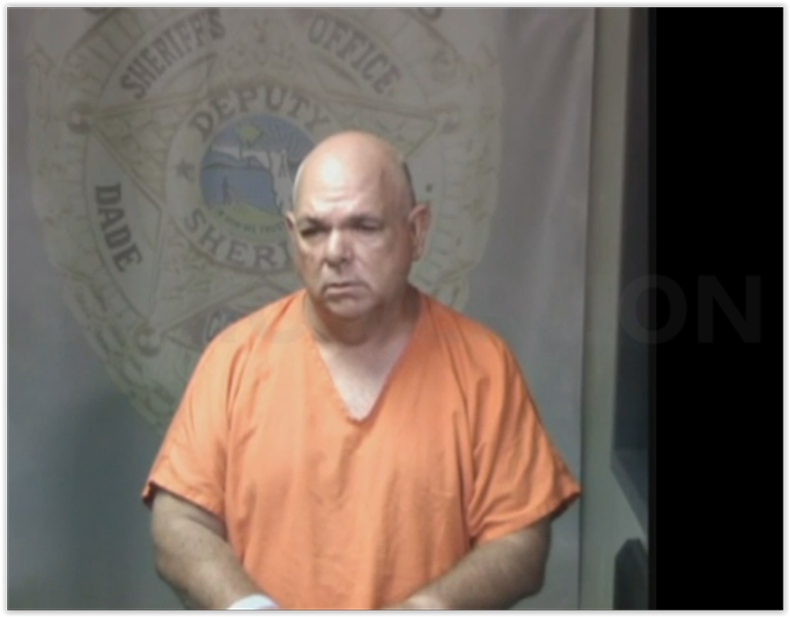 eddy juan jr oledor de pies.PNG