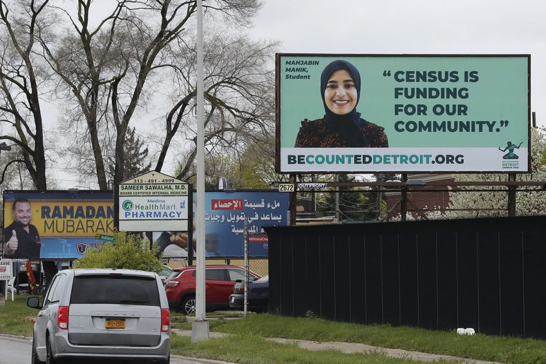 Una valla publicitaria del censo del 2020 en Dearborn, Michigan, el 30 de abril del 2020. (AP foto/Carlos Osorio)