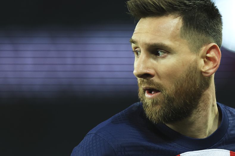 El argentino Lionel Messi, del París Saint-Germain, durante el partido contra Lyon en la liga francesa, el domingo 2 de abril de 2023. (AP Foto/Aurelien Morissard)